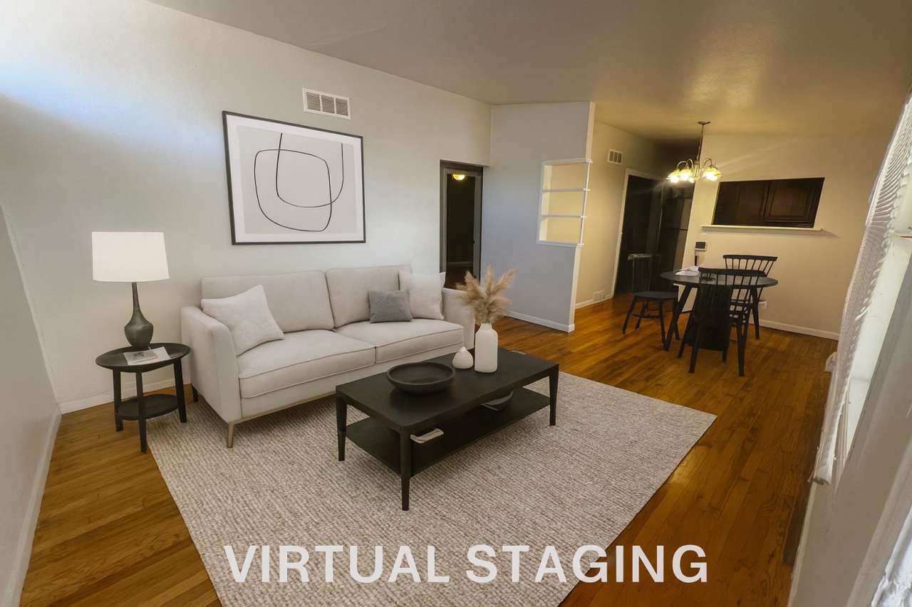 Charming 2 Bedroom, 1 Bathroom Duplex in Aurora