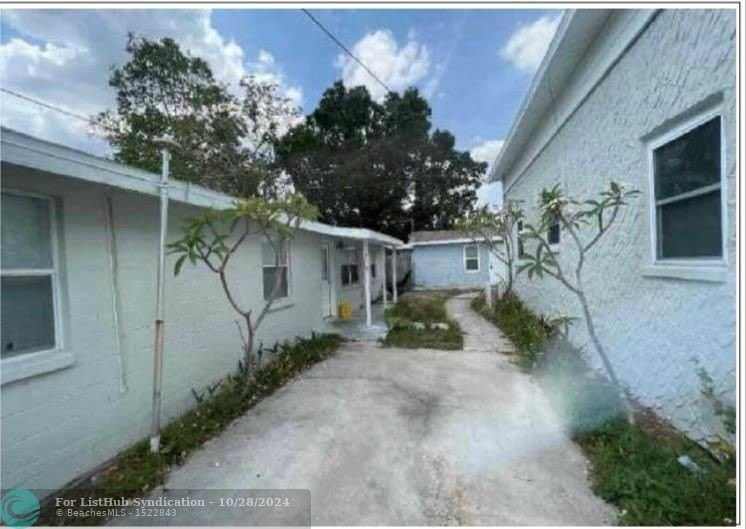618 Bowman Ave