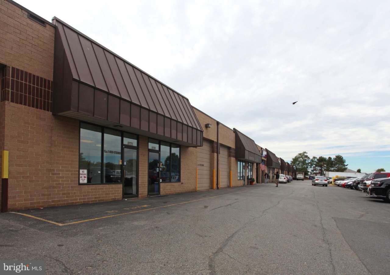 8192 BEECHCRAFT Avenue unit: 8192