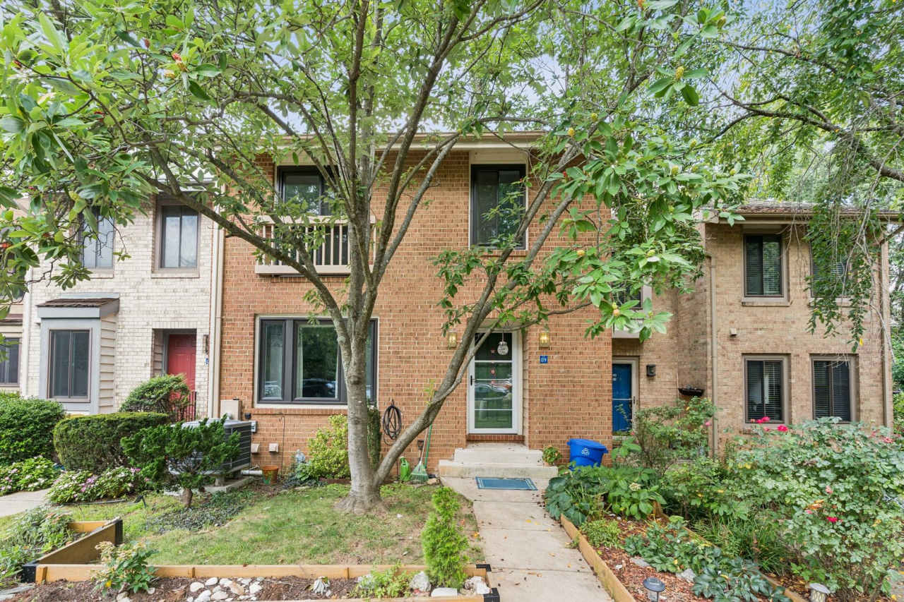 This is Reston living at its finest!