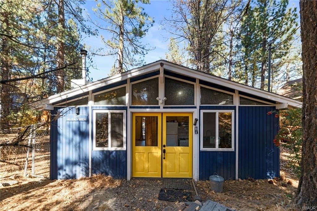 1141 Alta Vista Avenue