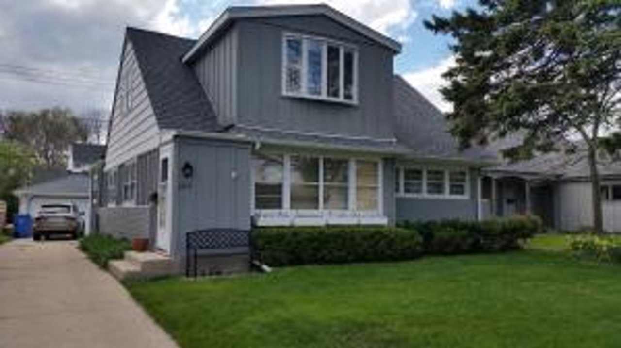 Whitefish Bay - Charming 4 Bedroom 2 Bath House