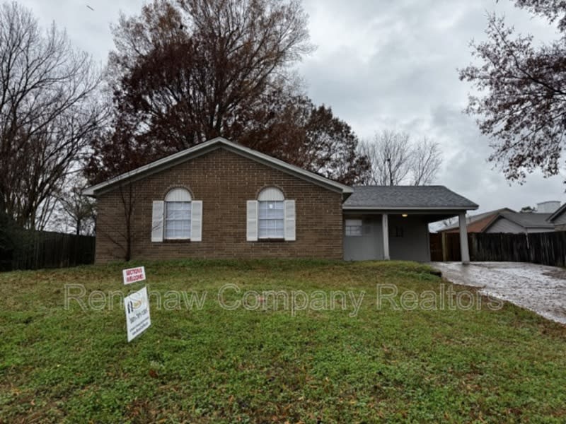 5853 Cherokee Dr