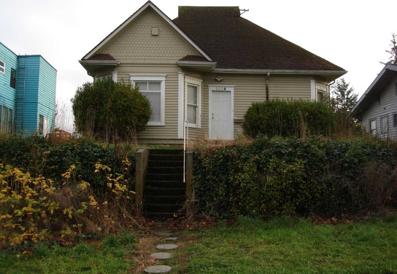 Newly Renovated! - 1016 High 4Bd/2Ba