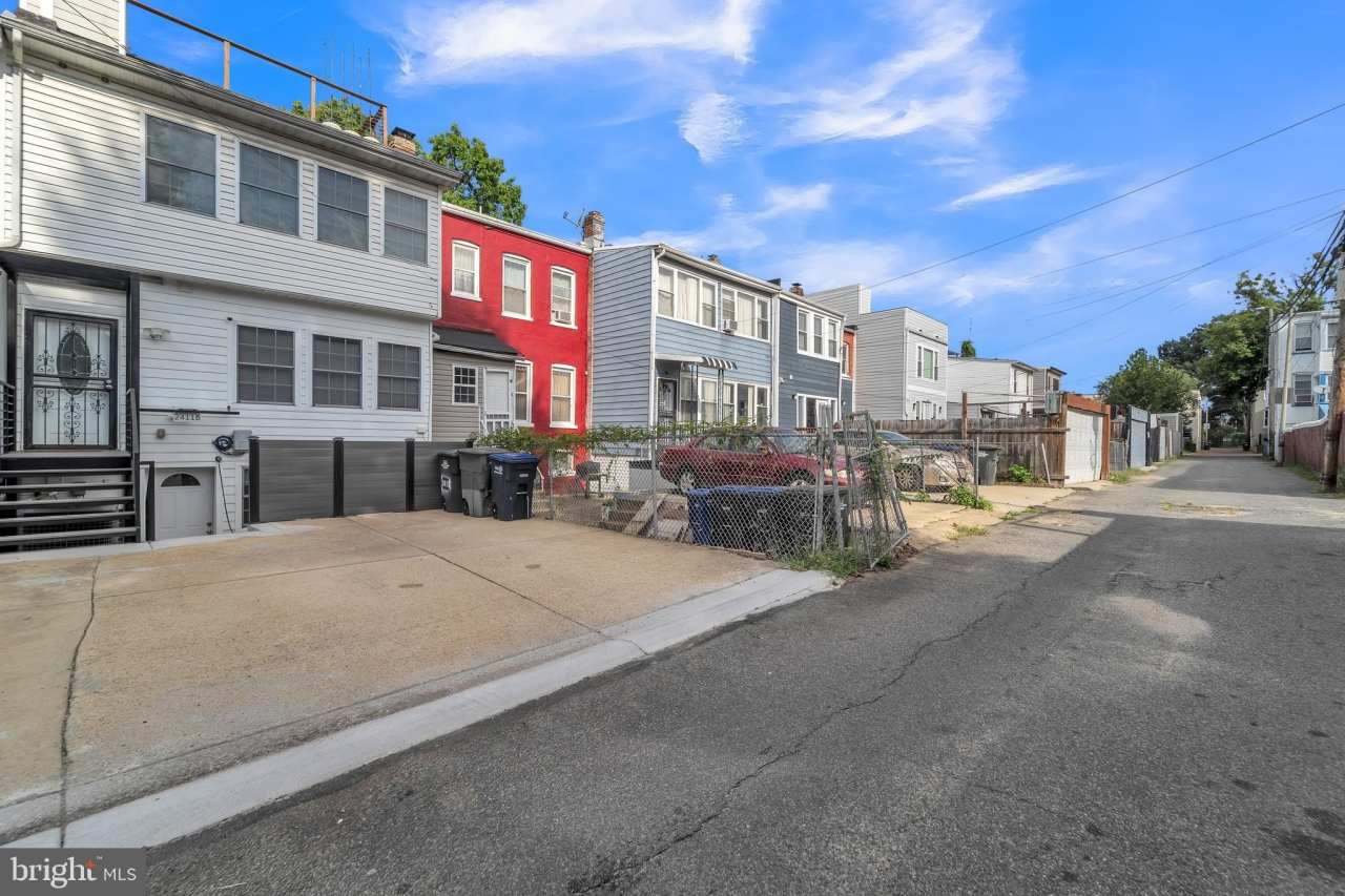 2411 N CAPITOL STREET NE