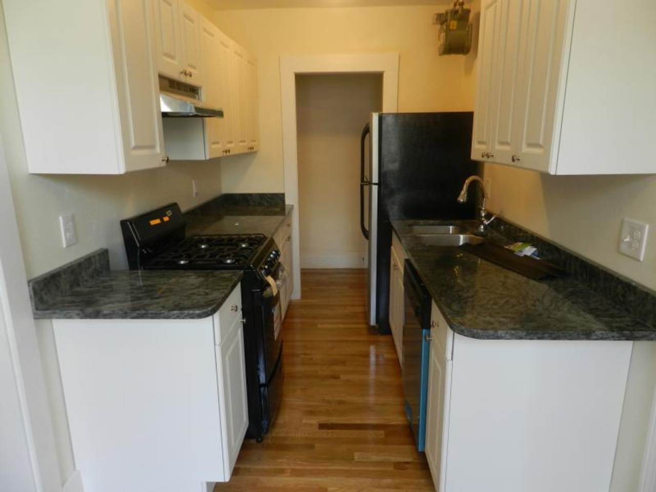 ALLSTON 2BED / 1BATH WITH HEAT AND HW FOR SEPTEMBER 2026