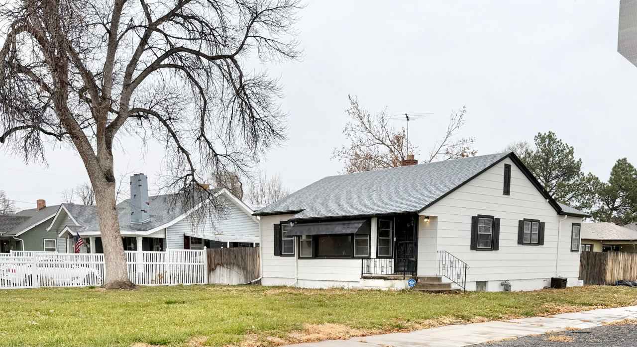 Move in ready home on Routt!