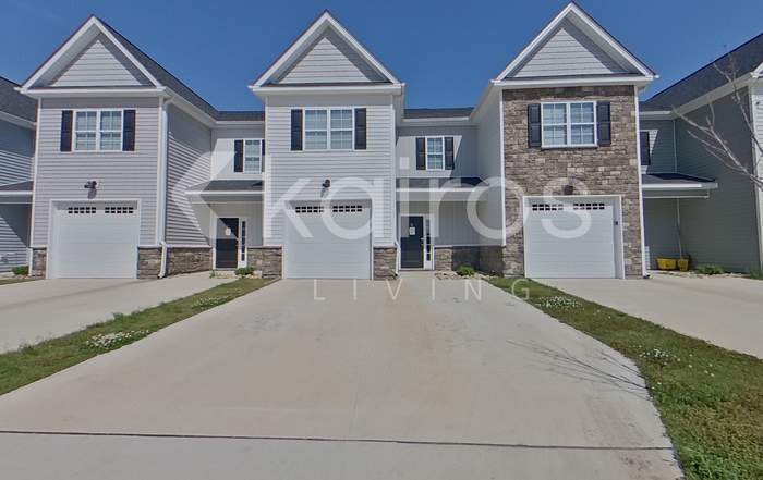 3713 Oak Leaf Way