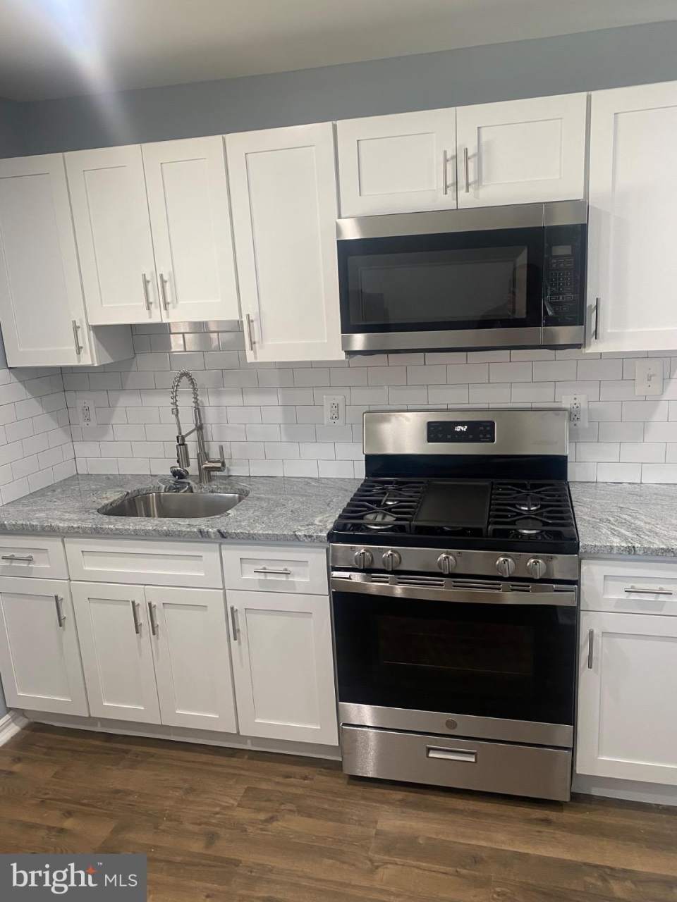 6254 EVERETT Avenue unit: 3