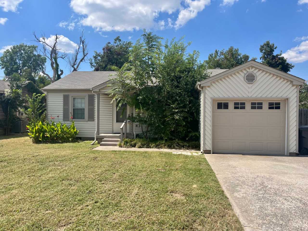 Charming 3 Bed 1.5 Bath!