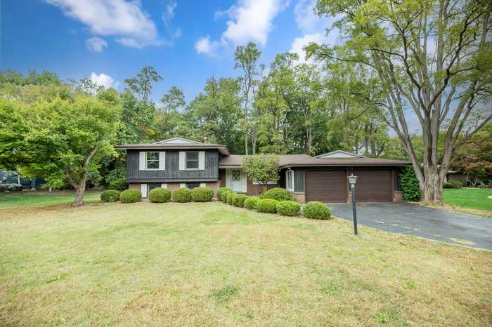 9019 North Locust Lane