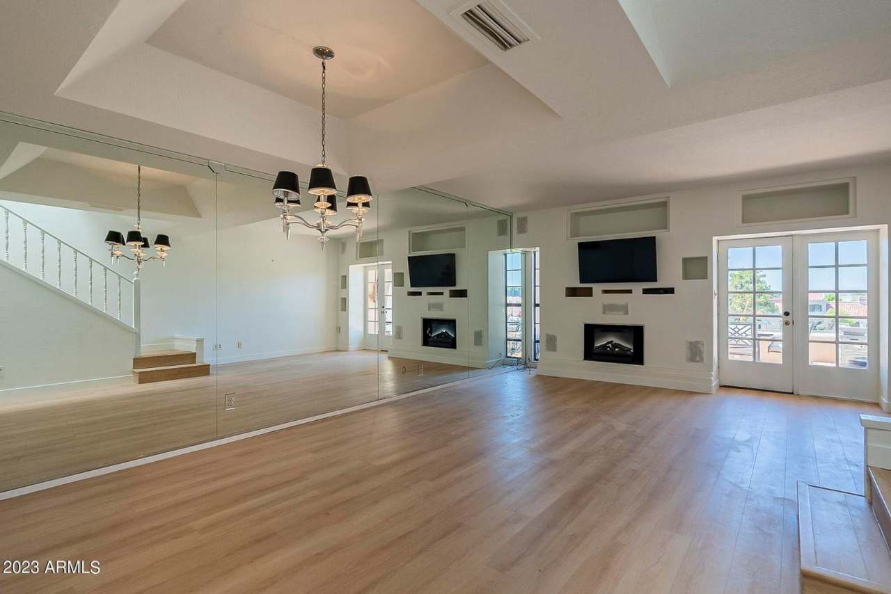 2921 E. Keim Dr Phoenix, AZ 85016