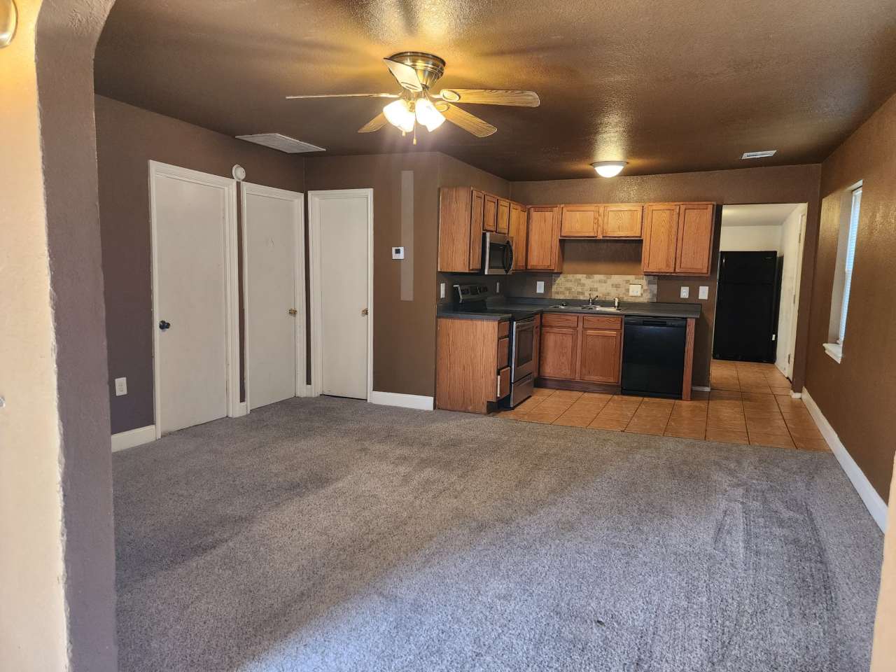 8607 Northeast 5th Street