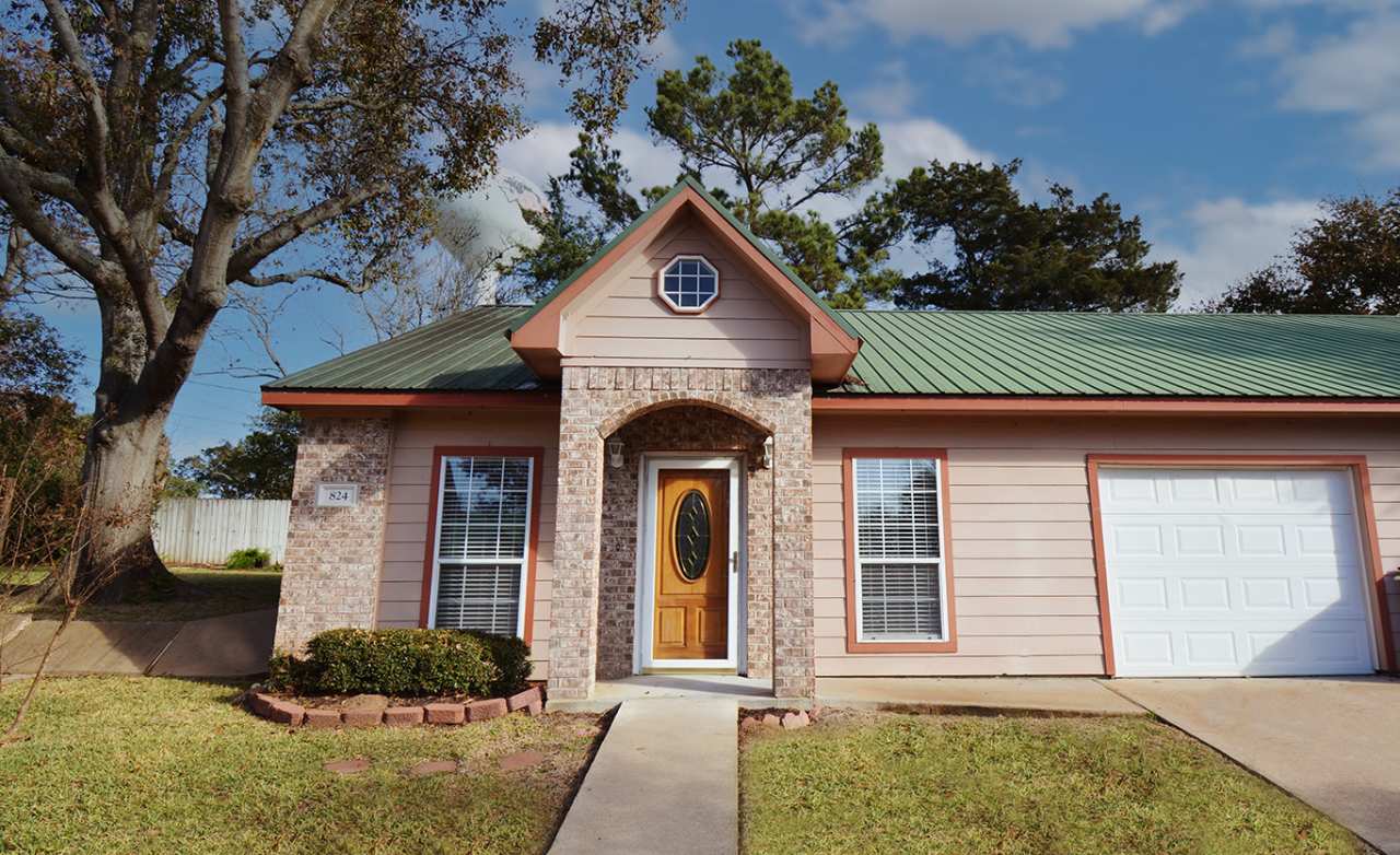 824 Tangle Oaks Drive