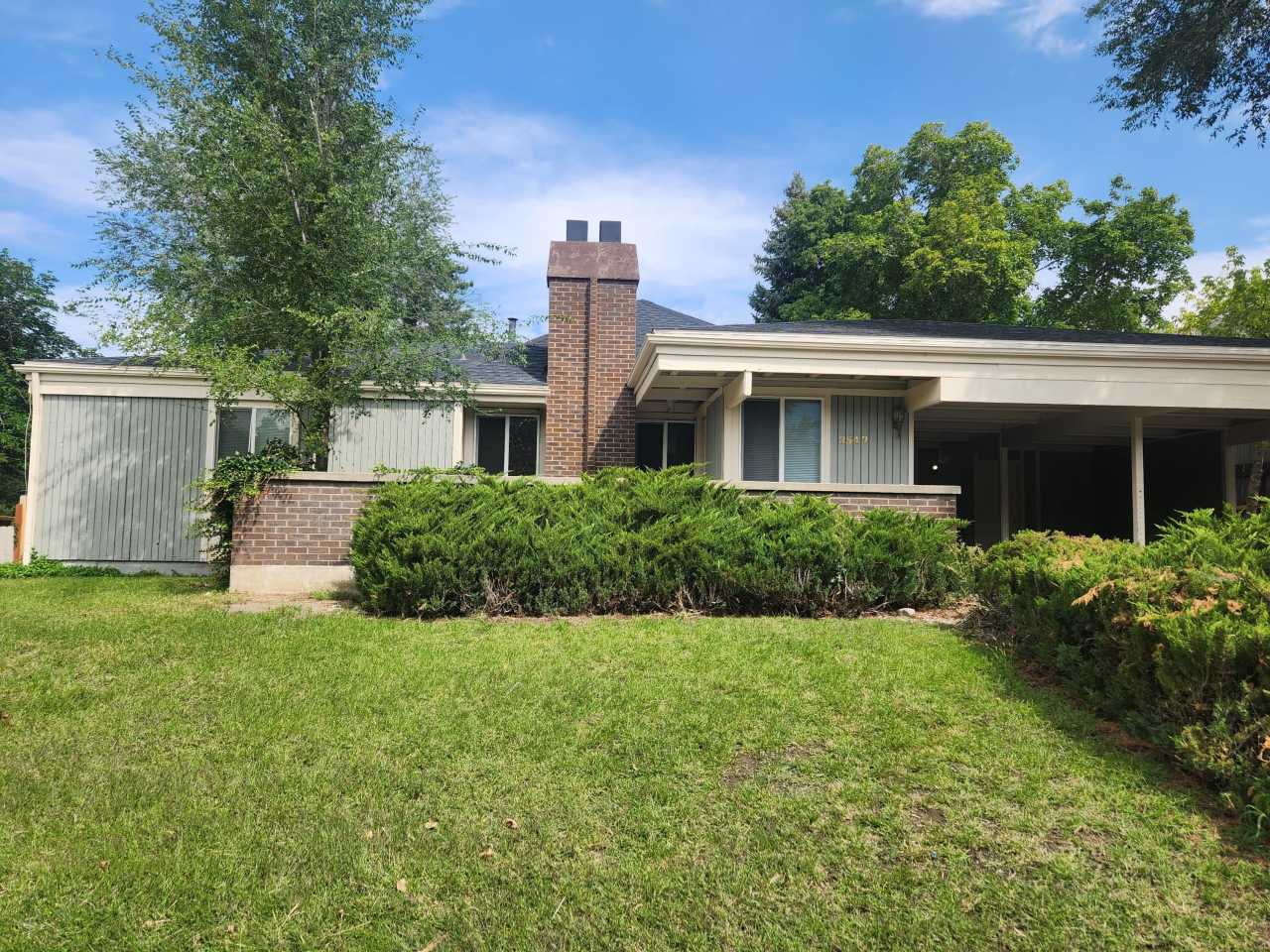 3547 E. Bengal Blvd.