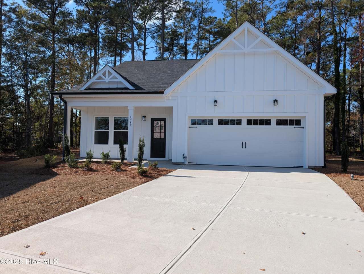 1683 E Magnolia Court SW