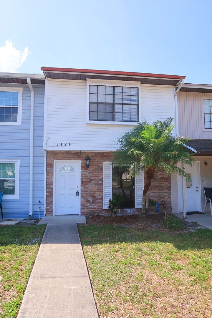 1424 Ridge Lake Ct Lakeland, FL 33801 MOVE IN SPECIAL!! Waived $350 Cleaning Fee!!!!!