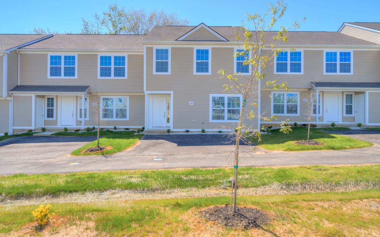 3 Bed, 3.5 Bath 2 Story Townhouse | 06/12/2025