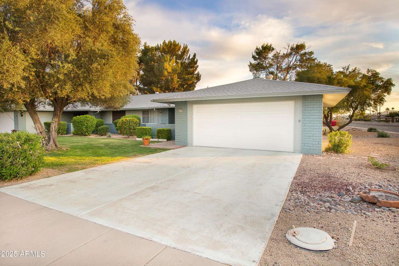 12739 W PROSPECT Drive