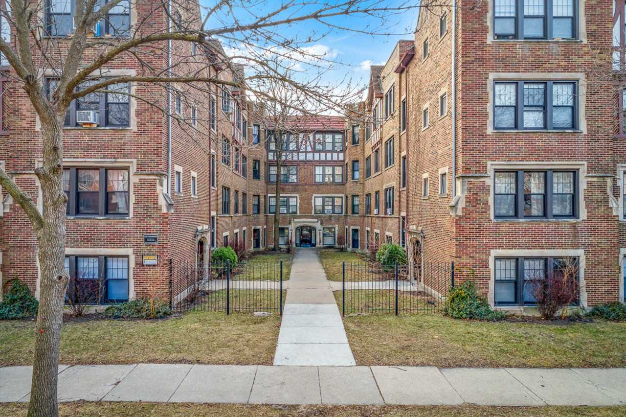 2613 West Berwyn Ave. Apt.