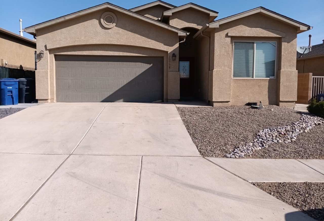 Spacious 4-bedroom, 2-bathroom home! Showings available NOW! Reduced Rate!
