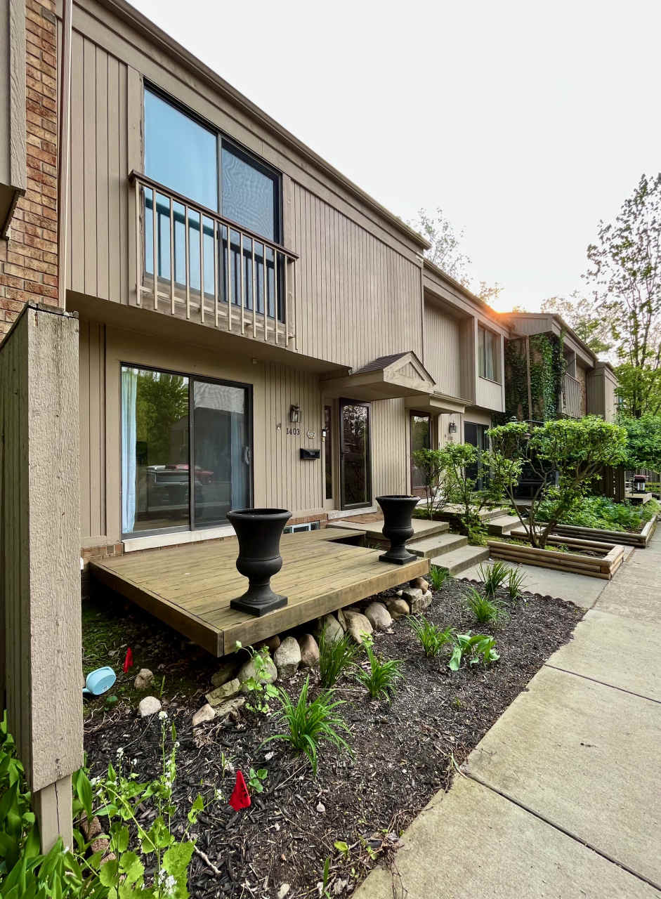 1403 Oakbrook East Drive