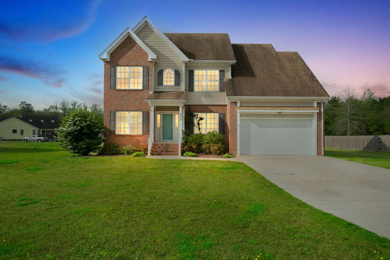 Shingle Landing 4 bedroom; 2,5 bath PET FRIENDLY Custom Home, Moyock NC