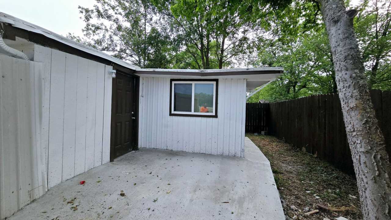 Charming 2/1-Bed/bath Home in Downtown Manor