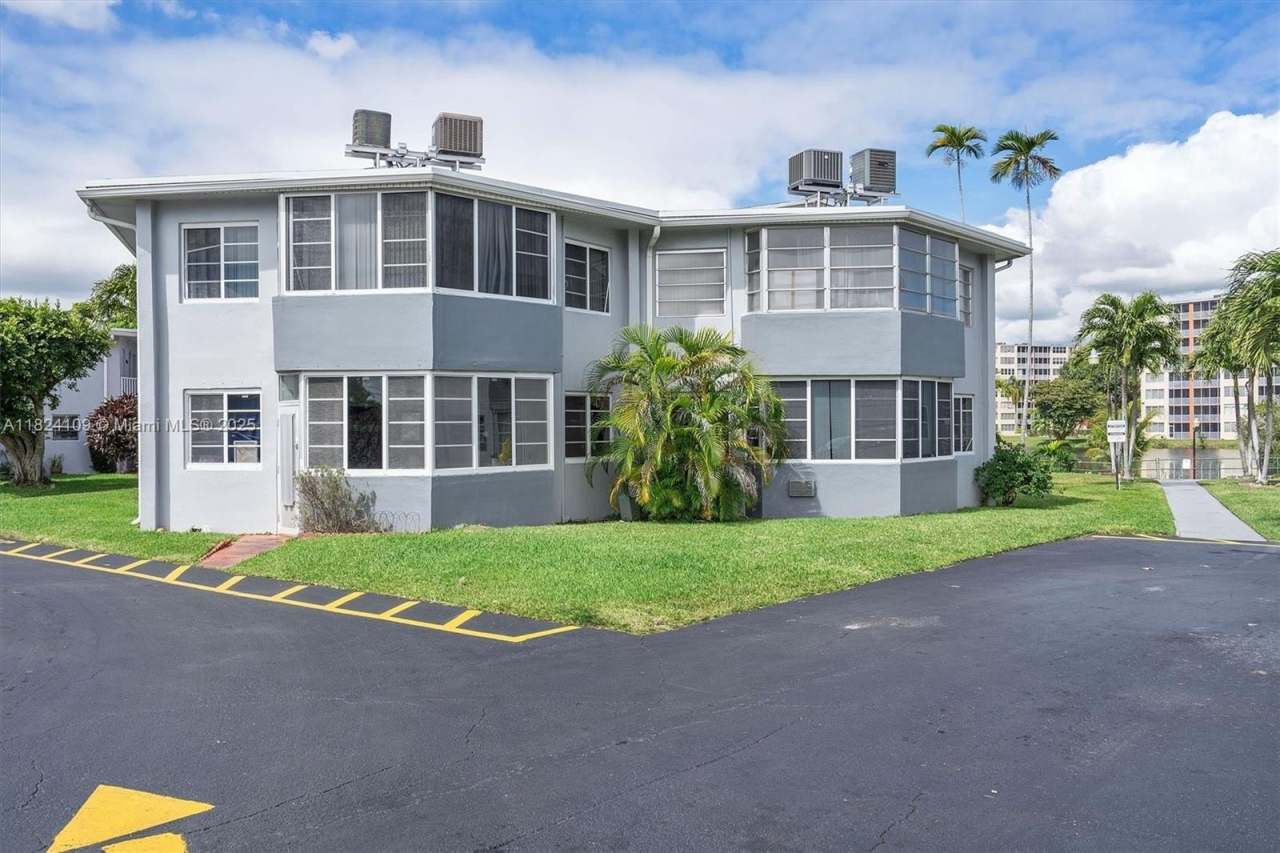 1671 NE Miami Gardens Dr