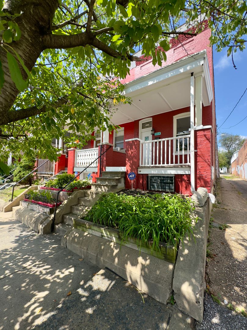 Charming 2 Bedroom/2 Bathroom House in Hampden neighborhood!
