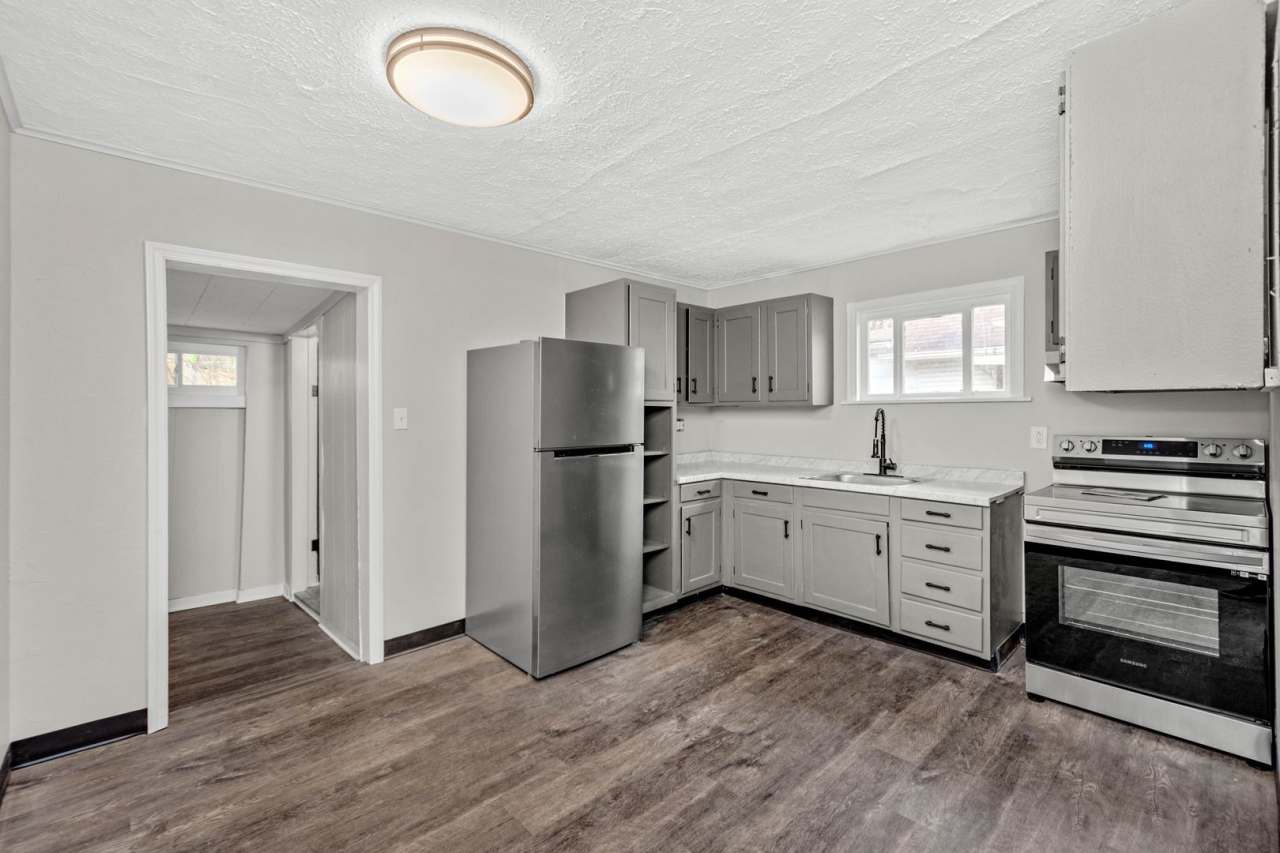 Charming 1 bedroom home in Baldwin available June 1!