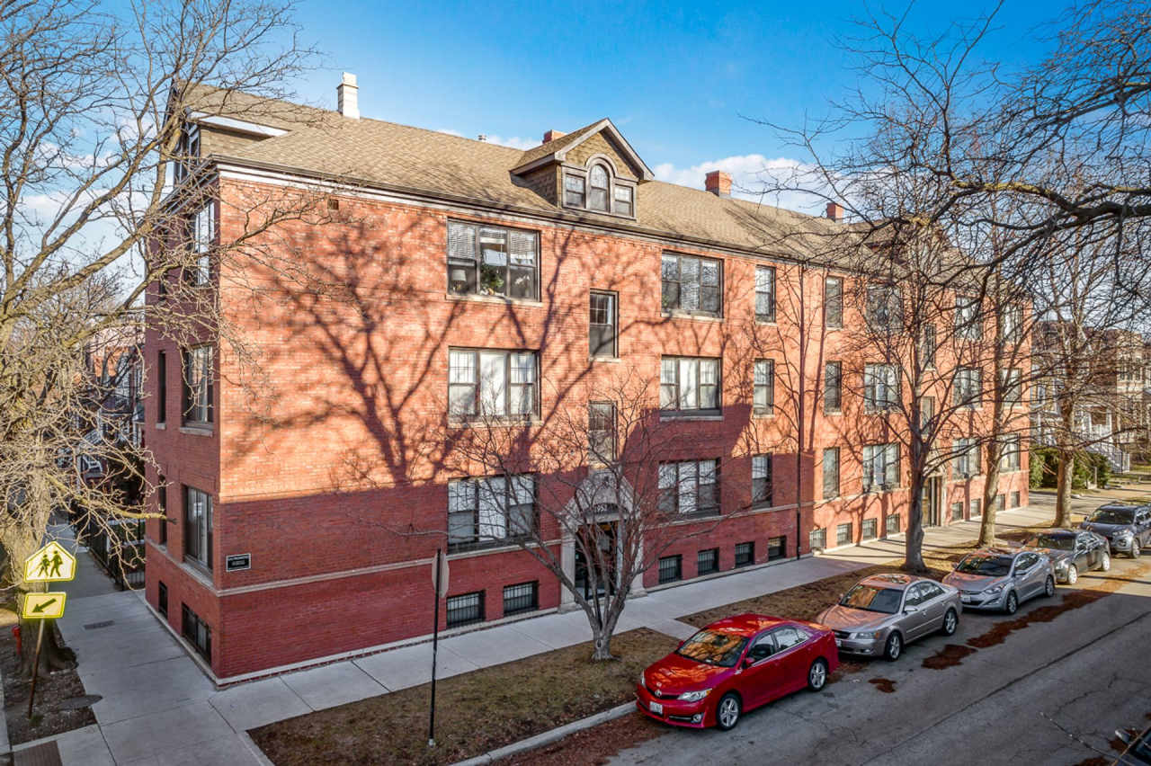 1946 West Nelson St. Apt.