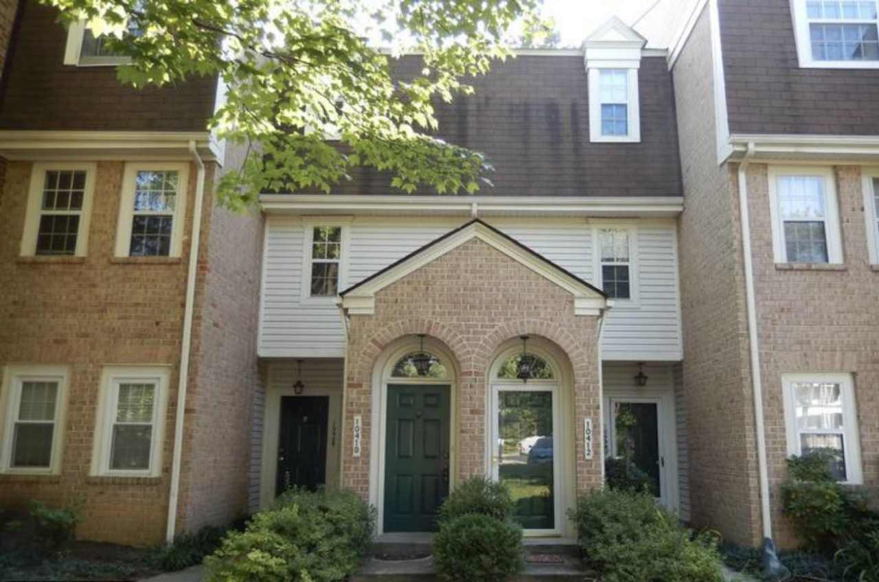 FRESH  READY -- Elegant 3 bedroom, 2.5 bath - 2 Level Condo!