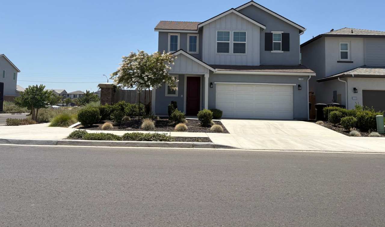 Woodside Home in NW Visalia Rent Ready!