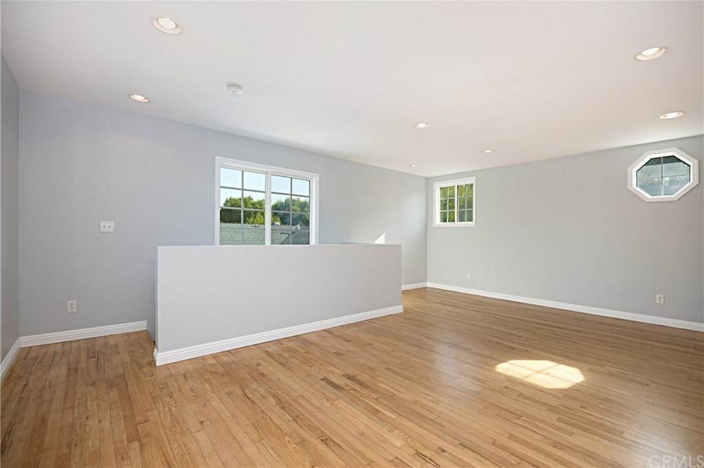 2737 Yearling Street