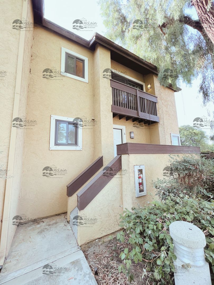 2 Bed, 2.5 Bath Town home Minutes to Beach in Pacifica Community!