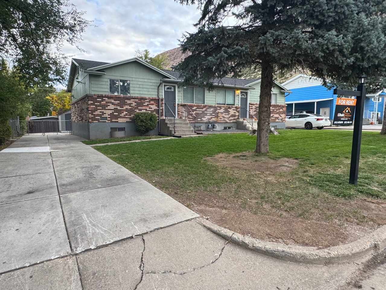 4 Bedroom 2 Bath Duplex- Pet Friendly