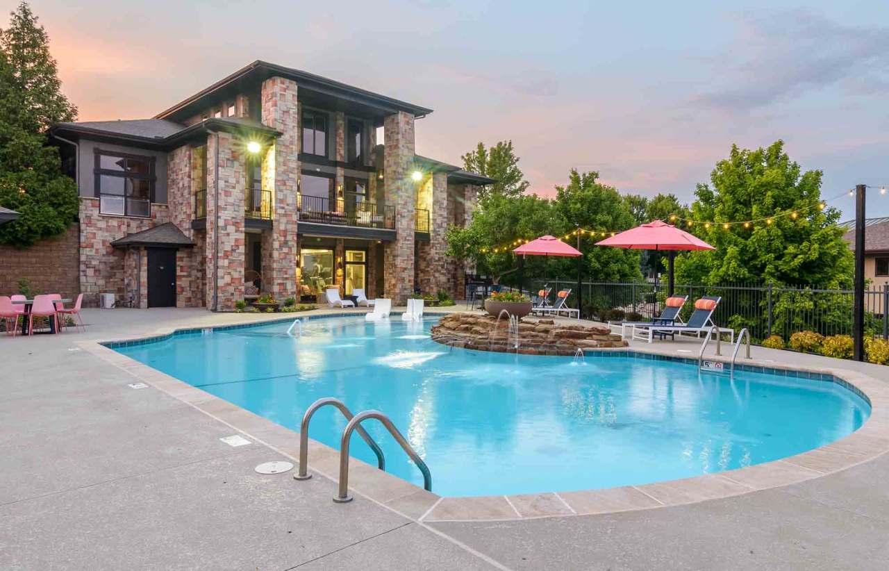 Aventura Falcon Valley Apartments