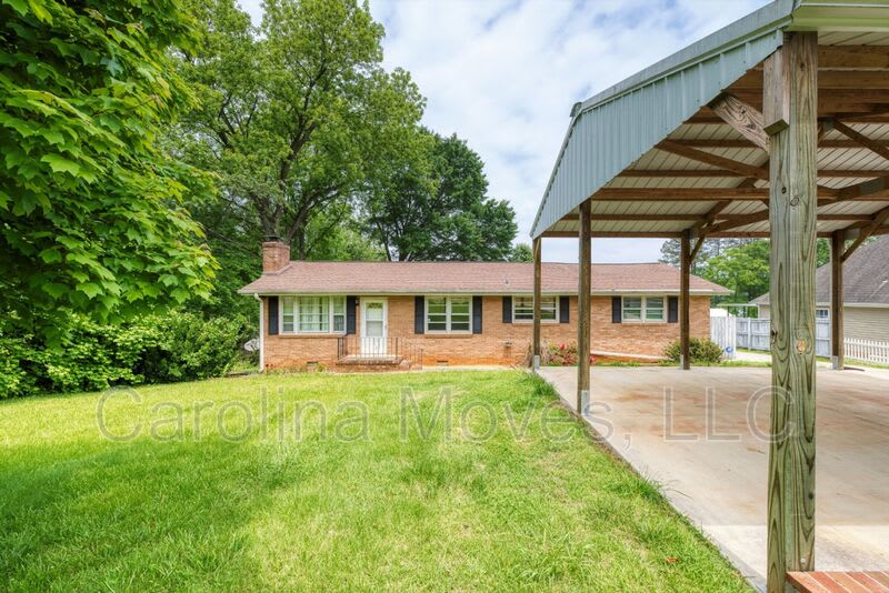 1760 Memorial Drive Extension