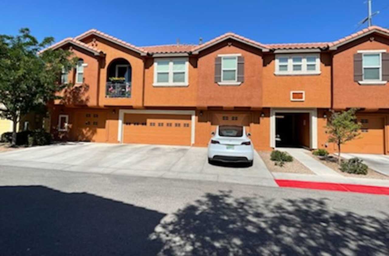 3 bedroom 2.5 bathroom Townhome