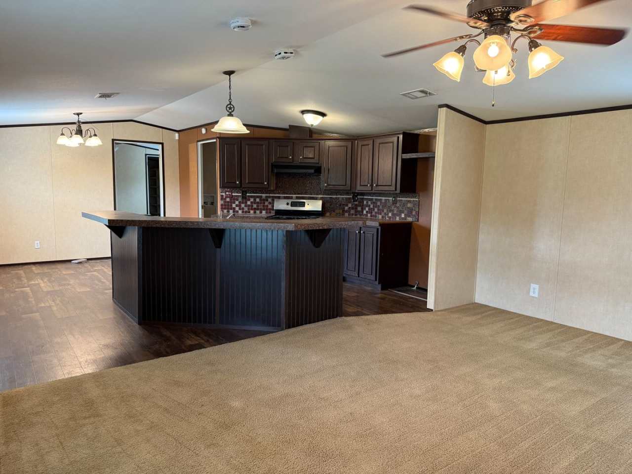 3104 Cardinal Road N