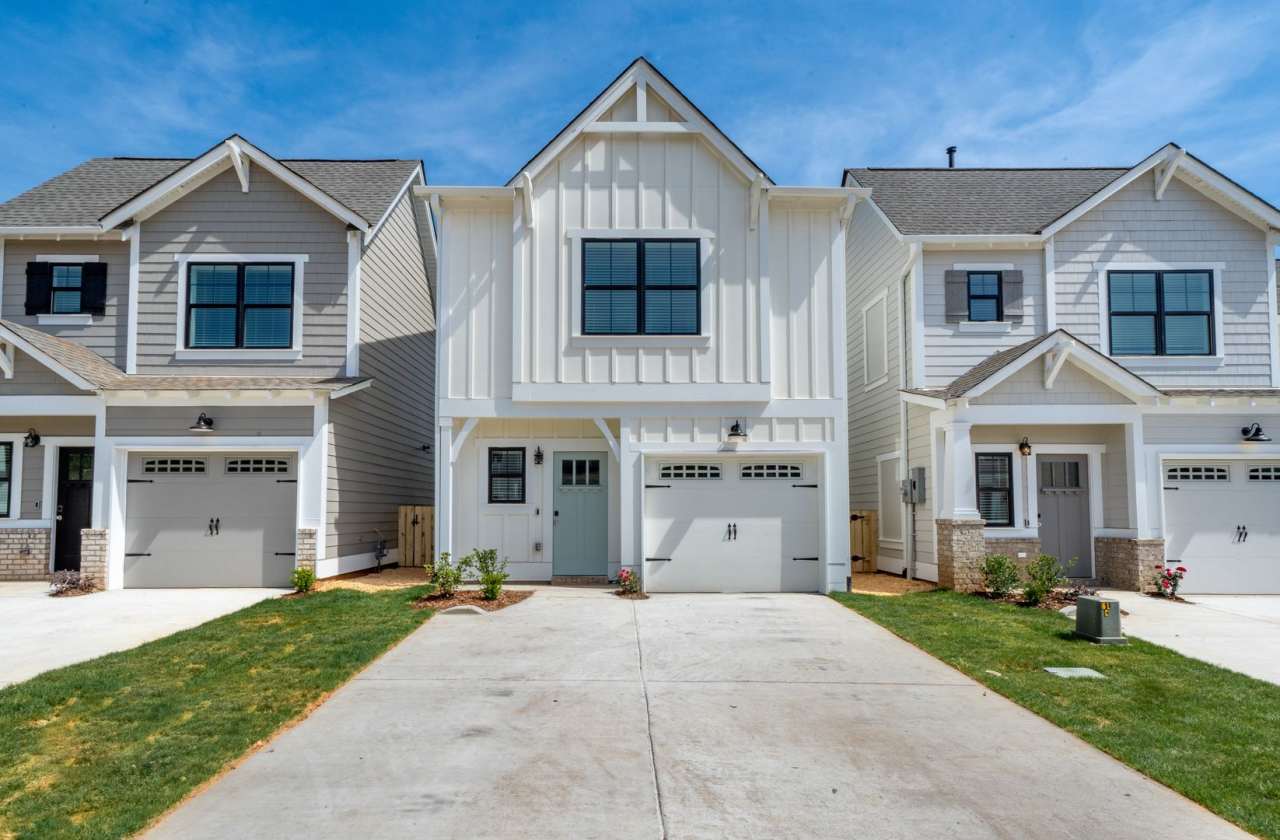 3-bedroom home with garage!