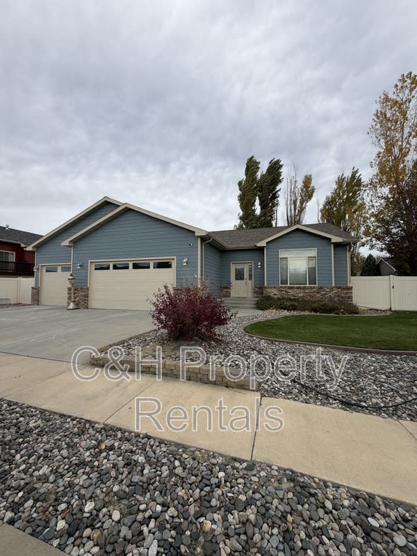 5421 Spring Stone Avenue