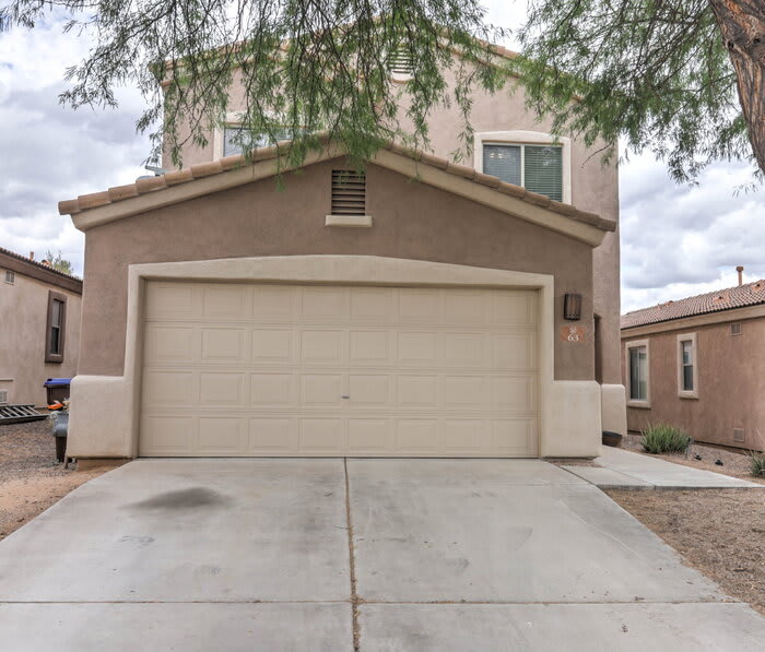 63 East Calle Puente Azul