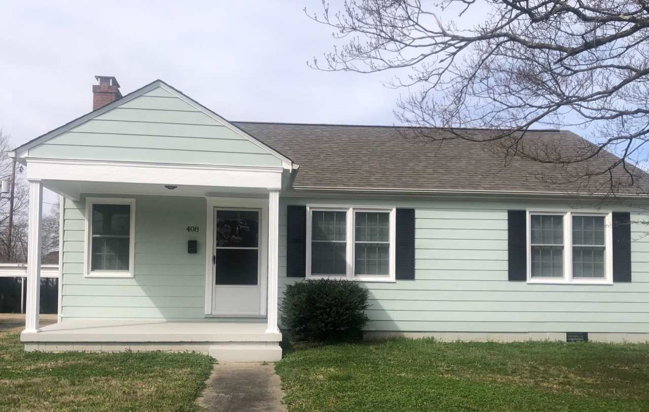 Three bedroom, 2 bath house in Burlington