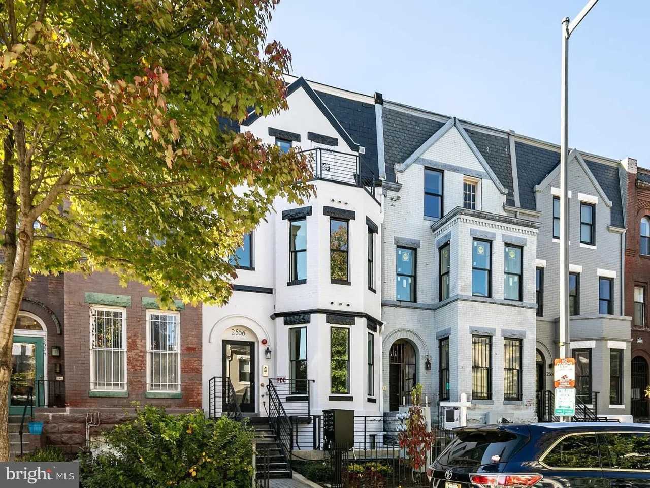 2556 University Place Northwest