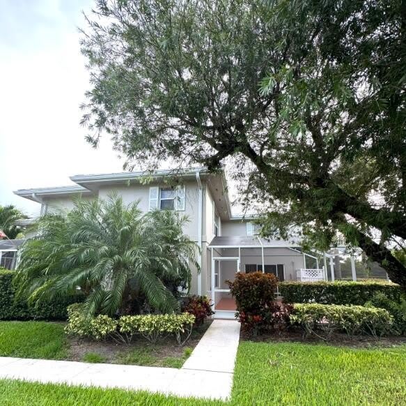 2813 SW Lakemont Place