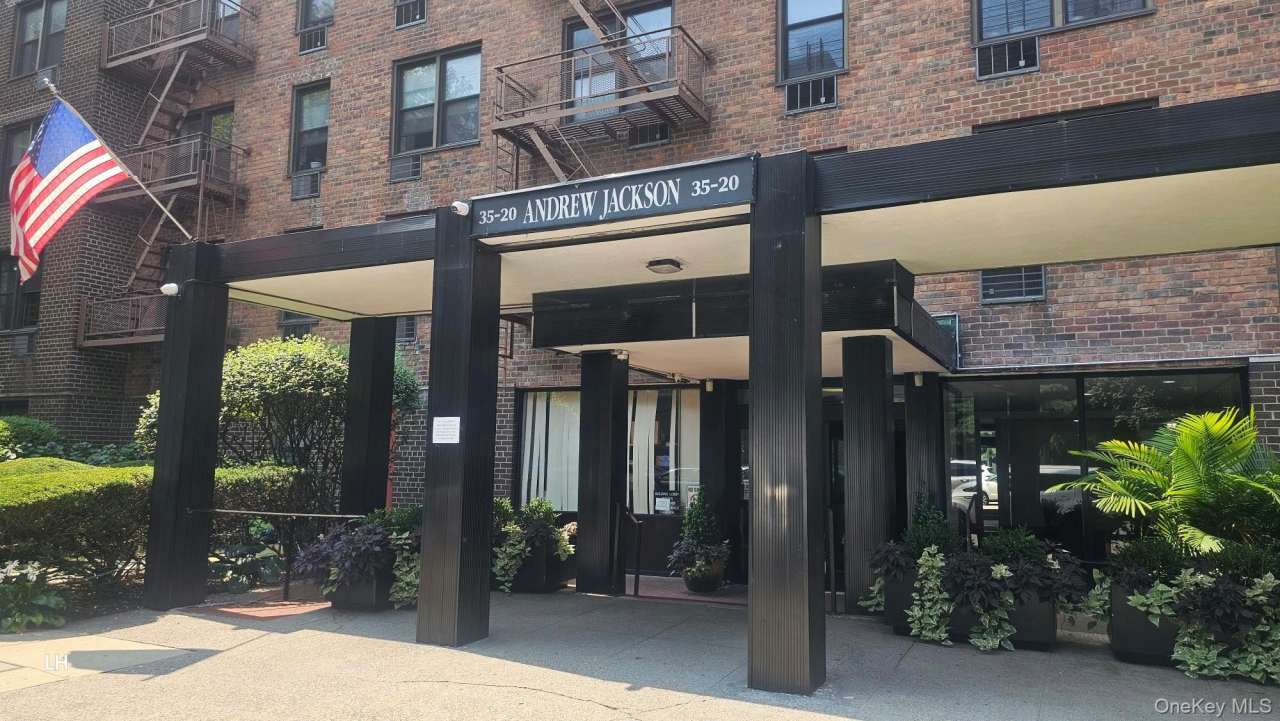 3520 Leverich Street