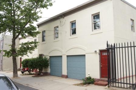 WONDERFUL 2 BEDROOM 1.5 BATH TOWNHOUSE W/ 1-CAR GARAGE!