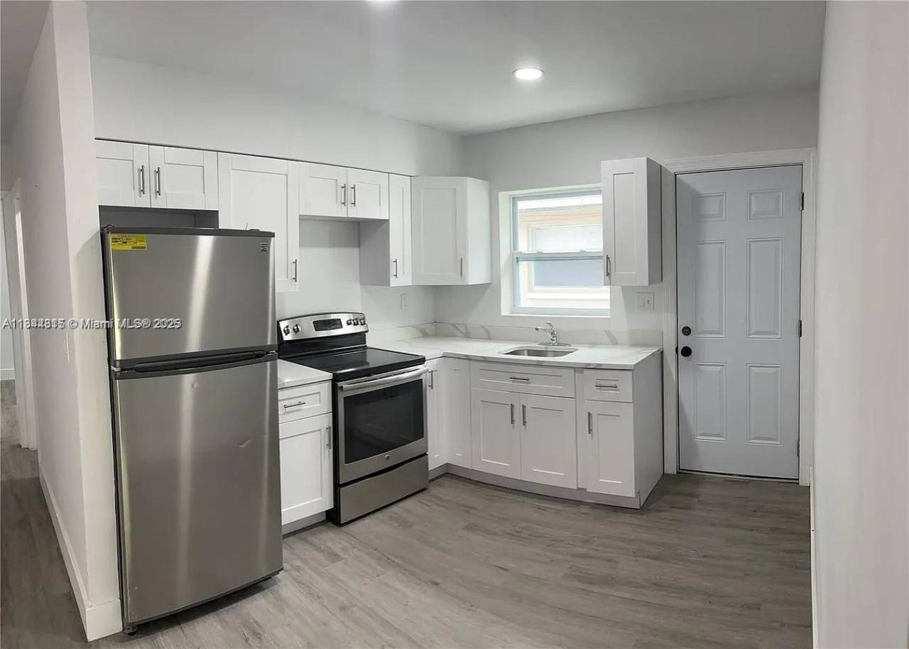 1539 Northwest 8th Avenue